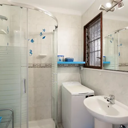 Vv Luca Vista Mar Apartmán *